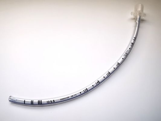 Harga yang pantas Uncuffed 5.5mm Nasal Endotracheal Tube Intubation CE Aplikasi dalam Perawatan Pernafasan on line